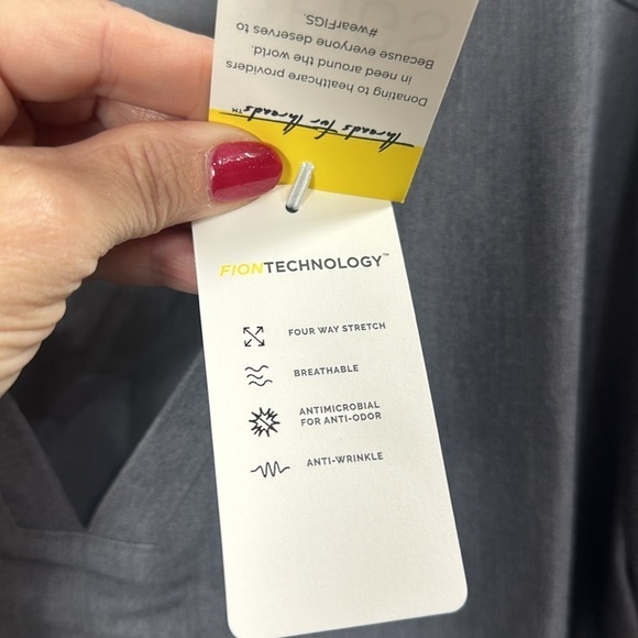 Figs Women’s Casma three pocket scrub top size large. Gray. NWT. - Picture 8 of 11